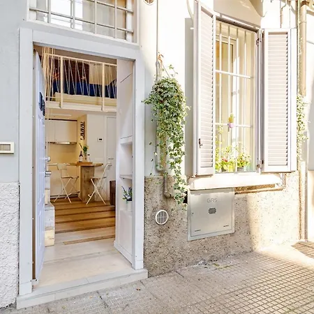 Lägenhet Flat Michelangelo Milano